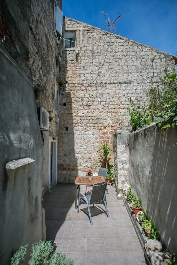Guest House Mendi Trogir Exterior photo