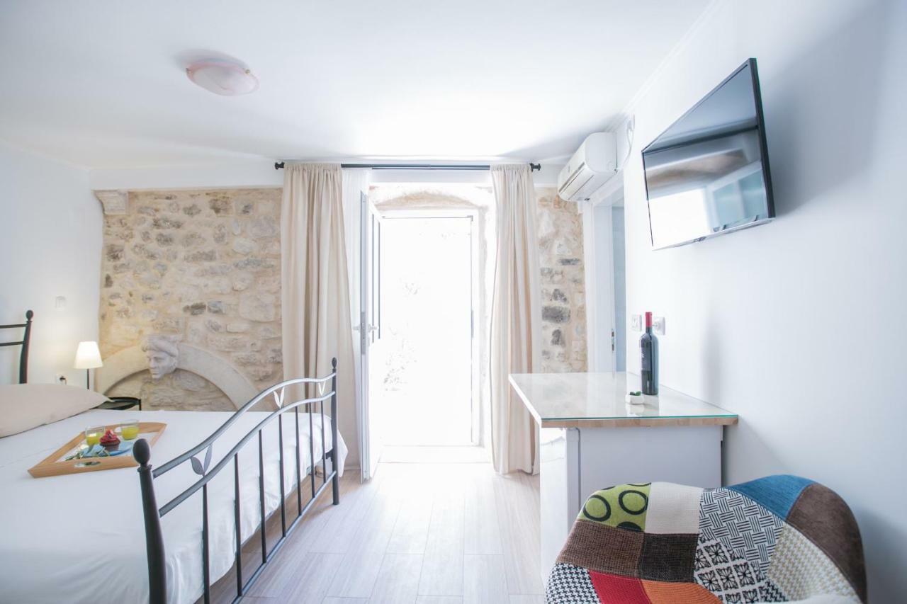 Guest House Mendi Trogir Exterior photo