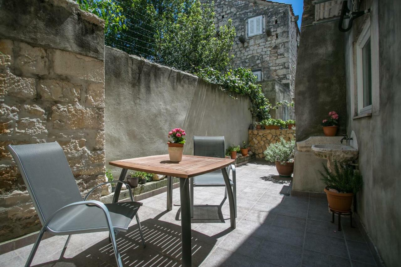 Guest House Mendi Trogir Exterior photo