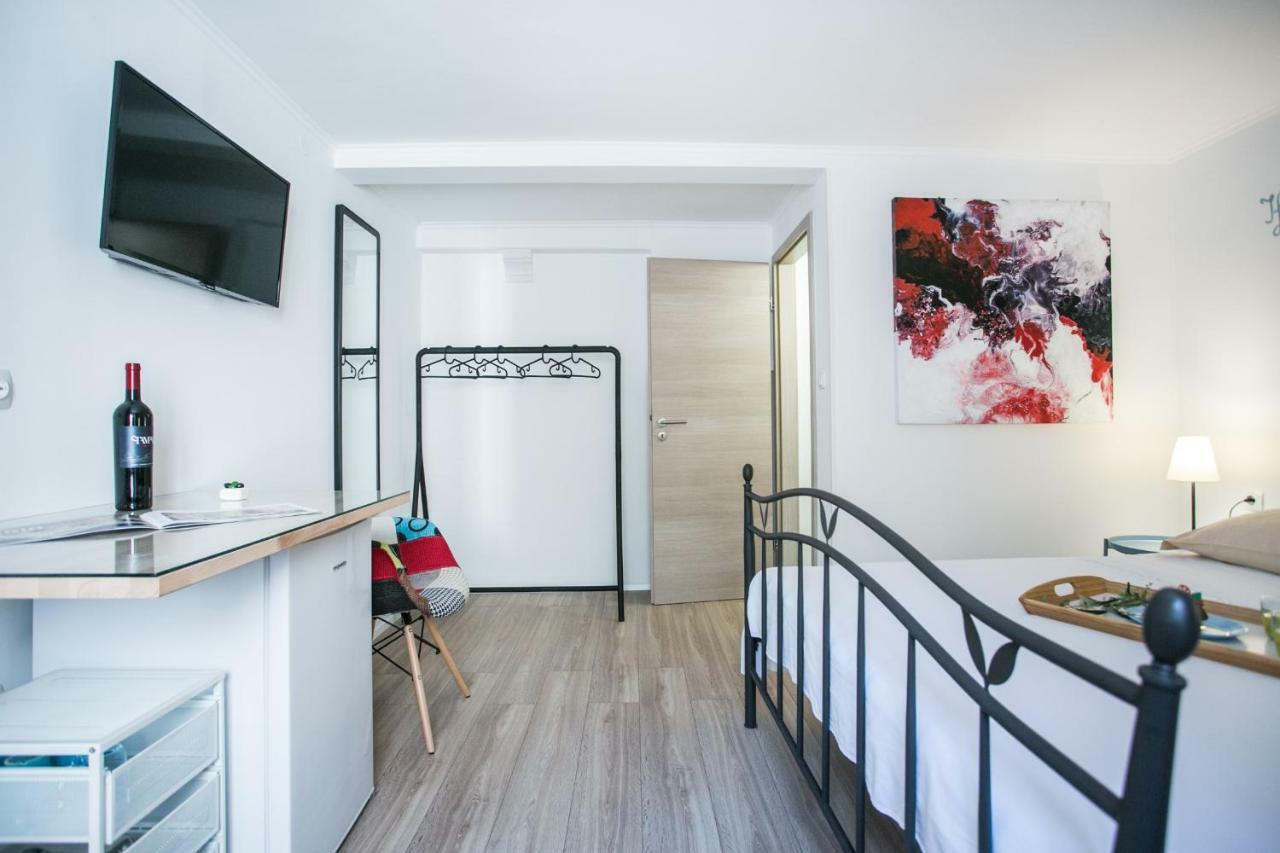 Guest House Mendi Trogir Exterior photo