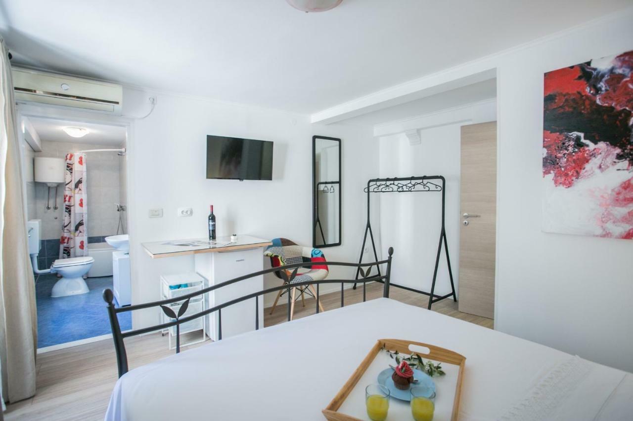 Guest House Mendi Trogir Exterior photo