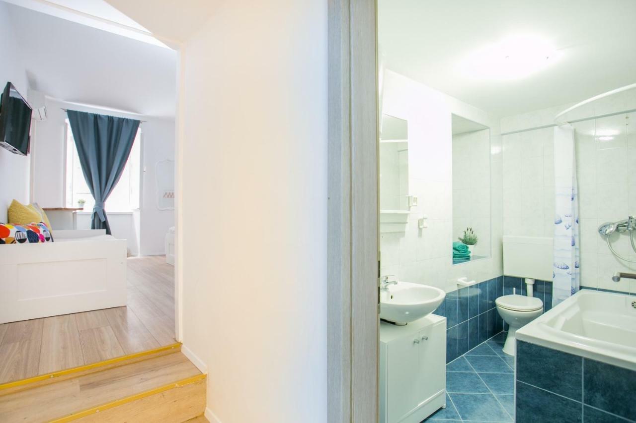 Guest House Mendi Trogir Exterior photo