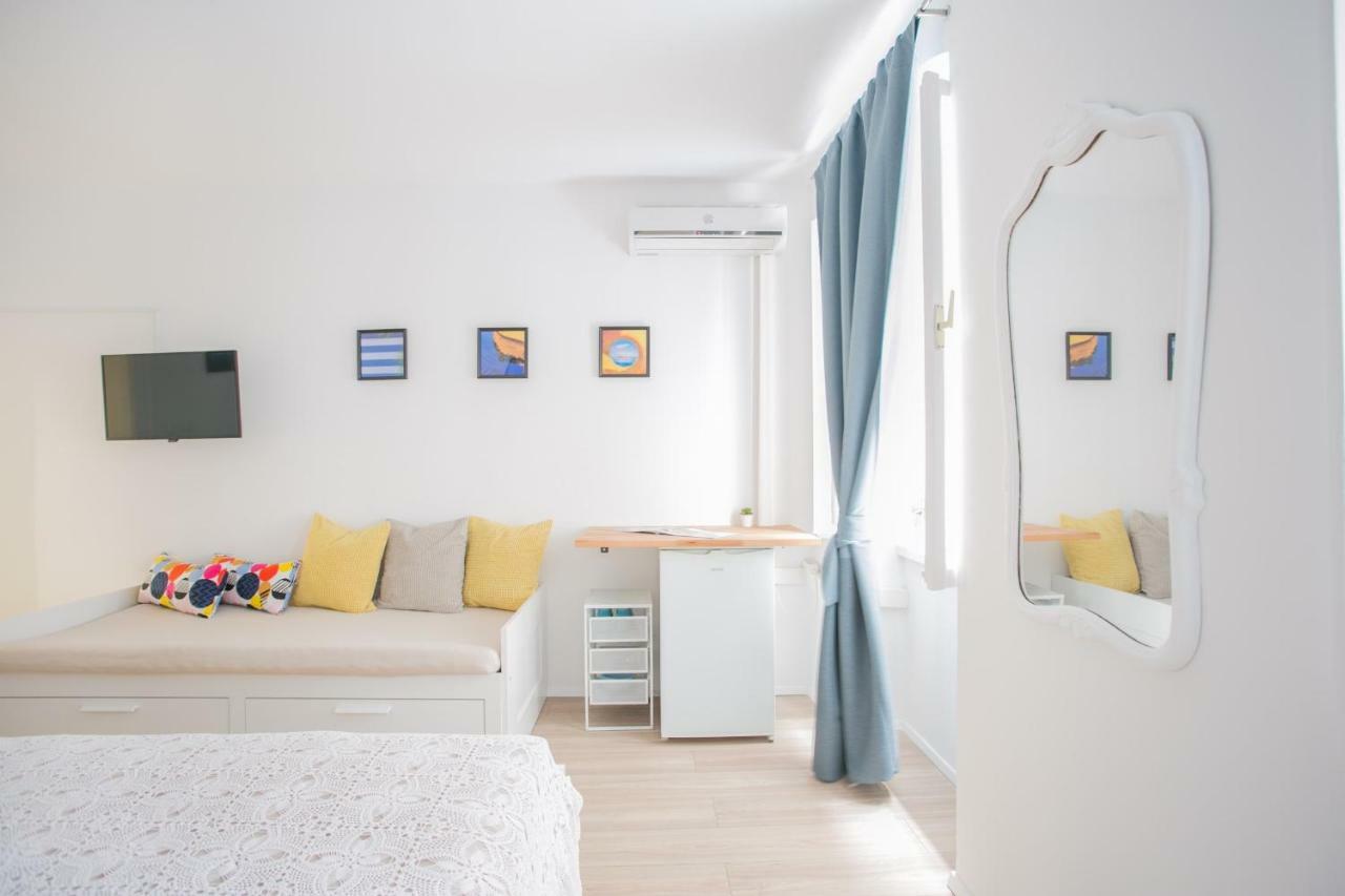 Guest House Mendi Trogir Exterior photo
