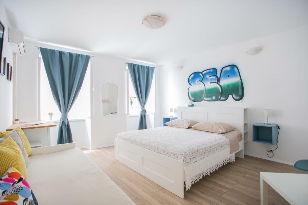 Guest House Mendi Trogir Exterior photo